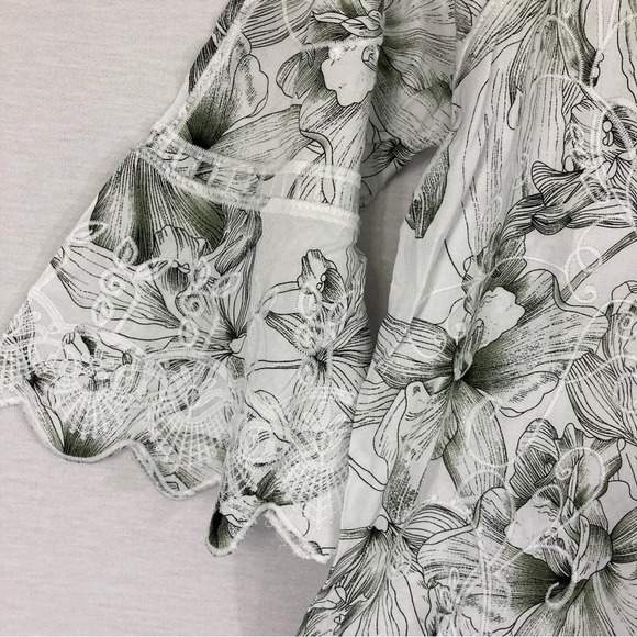 Chico's Floral Lace Detail Soft Stretch Round Neck Top Medium - Picture 4 of 10